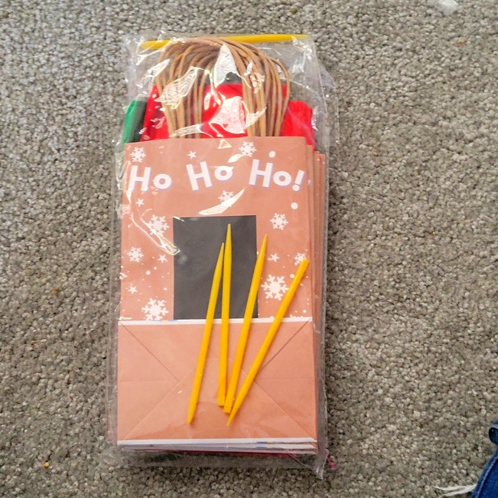 Brand new gift bag set